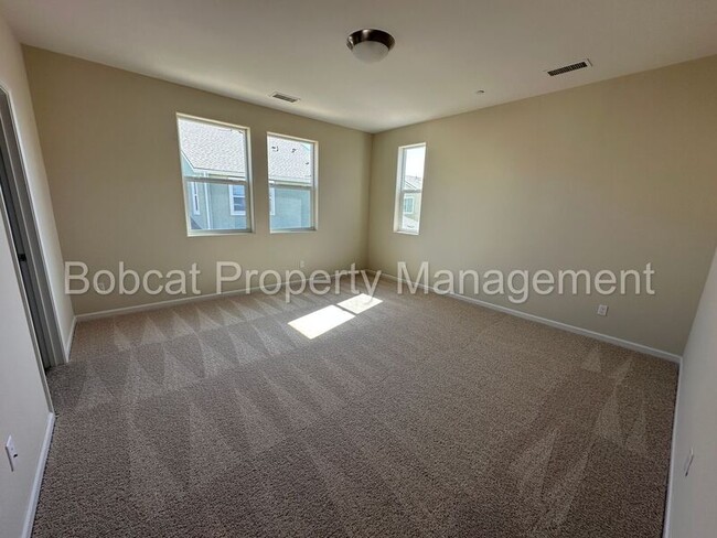 Building Photo - 862 Furlong Dr