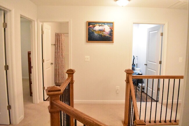 Building Photo - Great Out Door Living At The Lake Of The Woods!