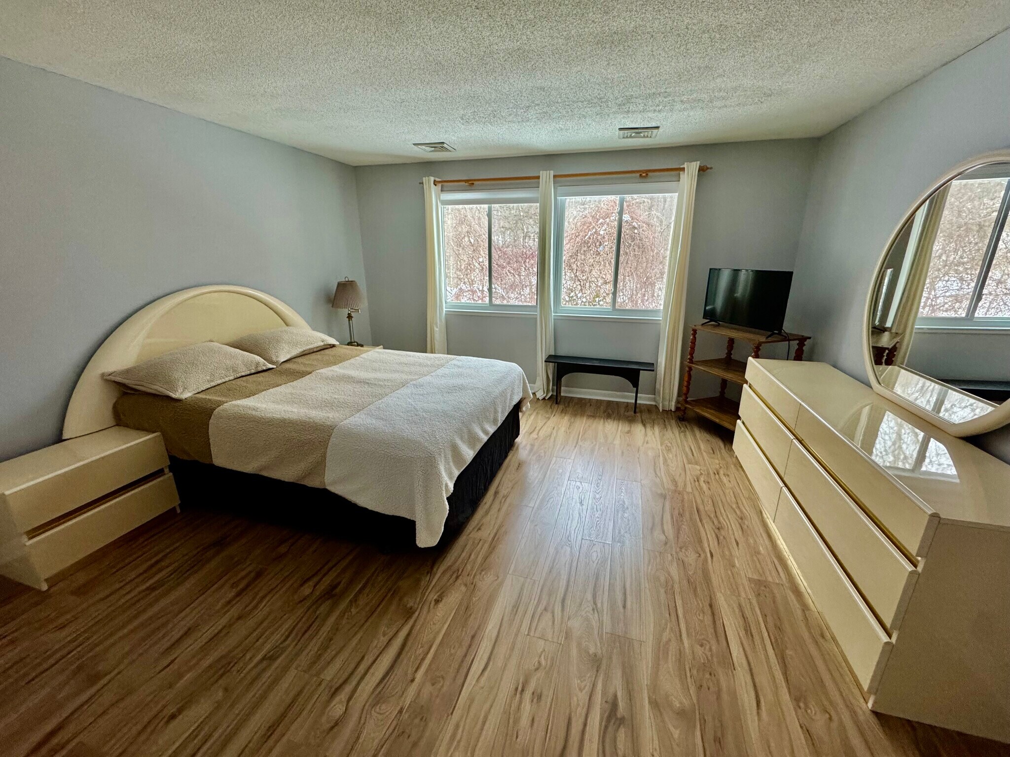 Building Photo - 300 Brittany Farms Rd