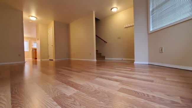 Building Photo - 209 E 18th Ave