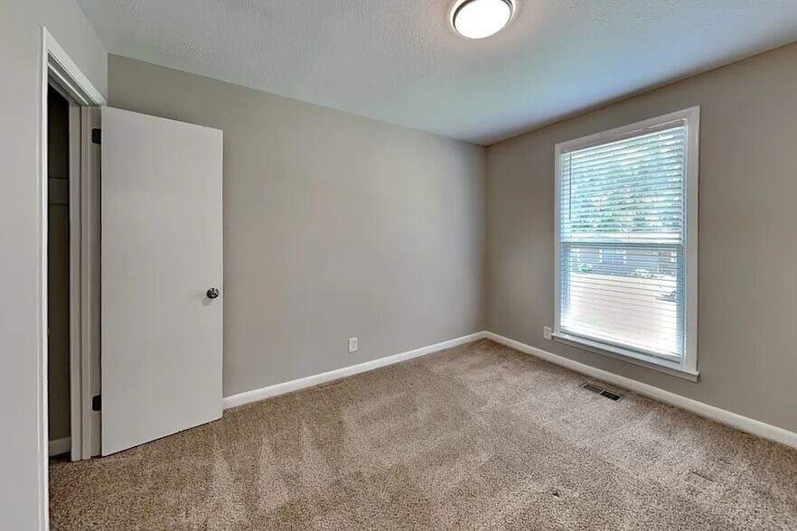 Building Photo - 691 Frankfort Dr