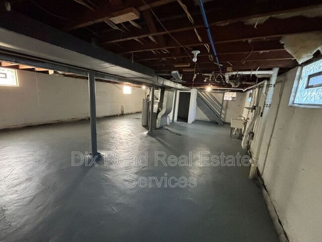 Building Photo - 4539 Mayhew Ave