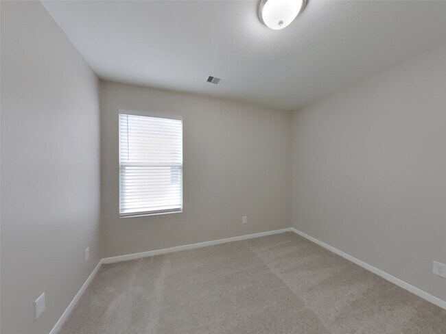 Building Photo - 16821 Greenhouse St