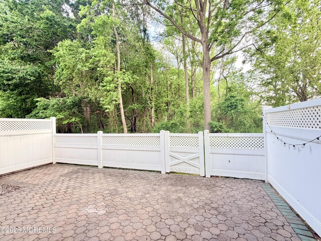 Building Photo - 1 Whitemarsh Dr