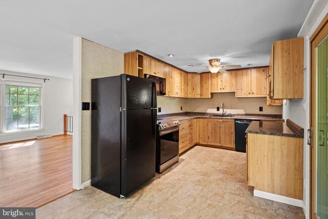 Building Photo - 328 Edgemere Dr