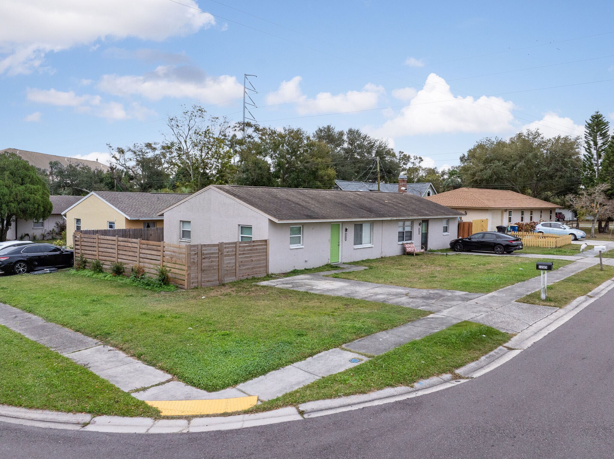 Building Photo - 1285 S Betty Ln