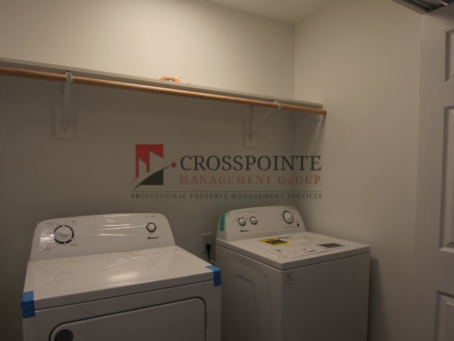 Building Photo - Stunning 2 Bed 2.5 Bath 1 Car Garage Townhome in Tyler!