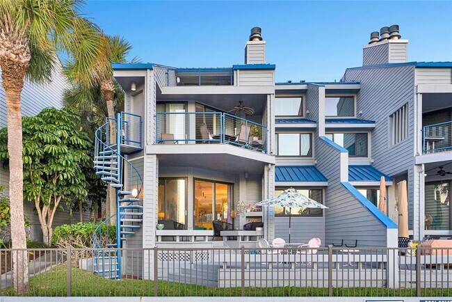 Building Photo - 910 Pinellas Bayway S