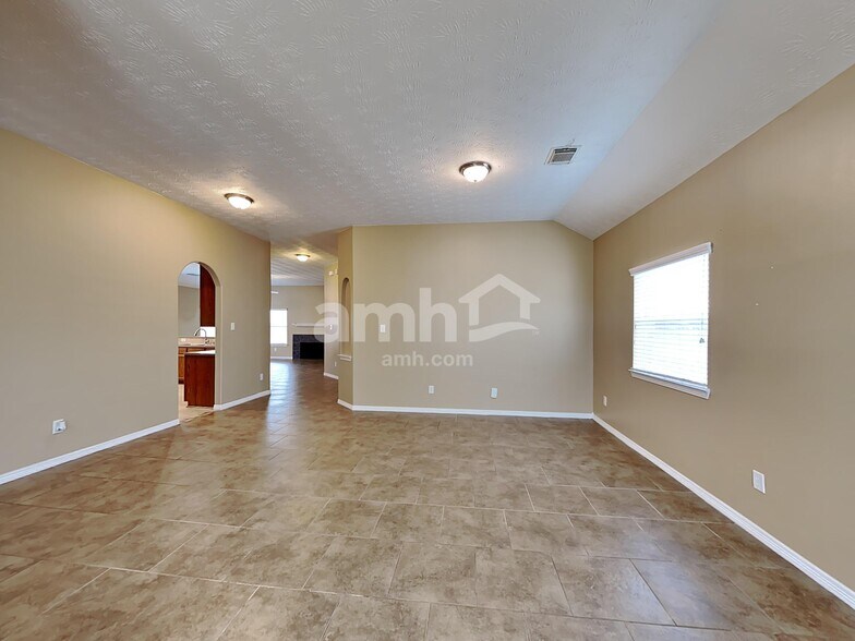Building Photo - 2315 Perkins Crossing Dr