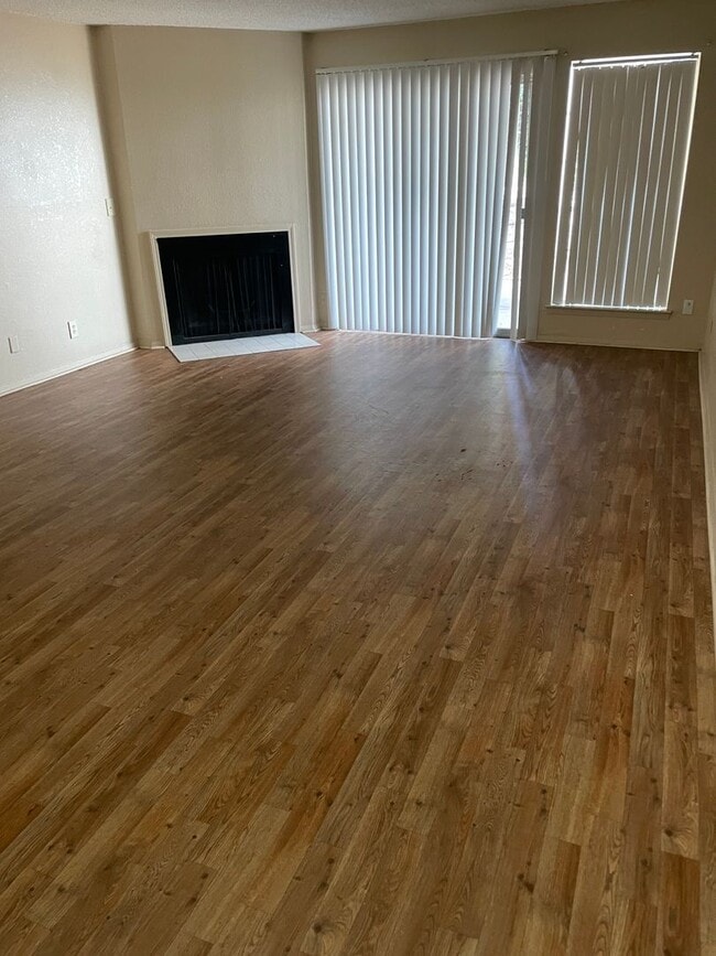 Primary Photo - 2403 E 55th Pl