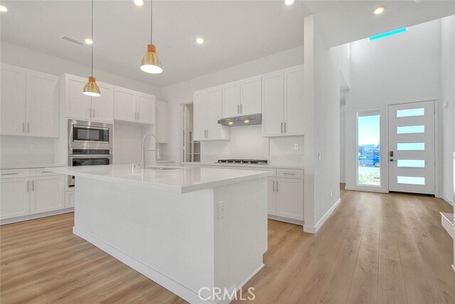 Building Photo - 15842 Butterfly Dr