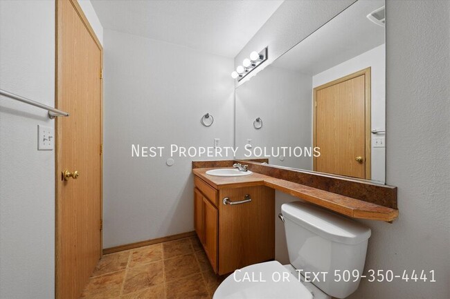 Building Photo - 416 E Linden Ave