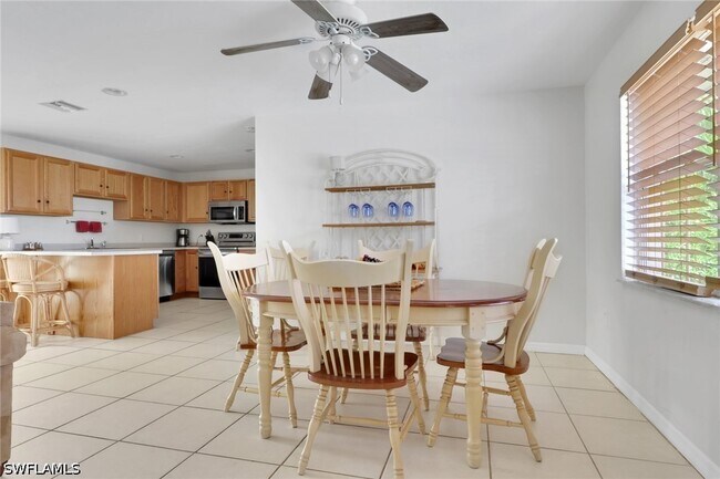 Building Photo - 2772 Riverview Dr