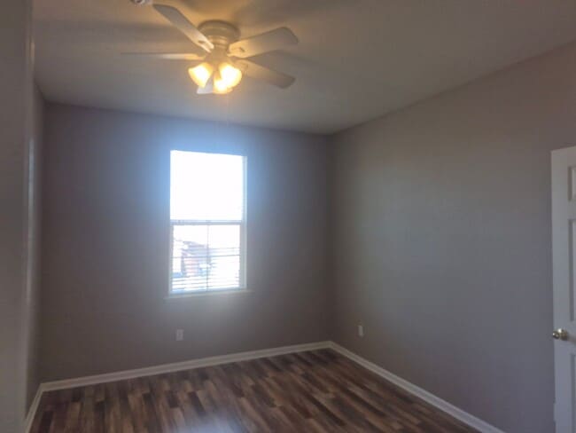 Building Photo - Beautiful 4 Bedroom 2.5 Bath with loft