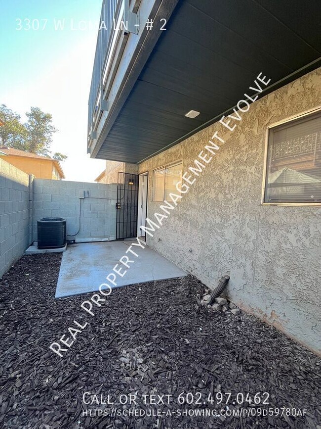 Building Photo - Updated Phoenix Condo -- MOVE-IN SPECIAL: ...