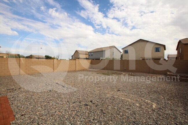 Building Photo - 359 E Brook St