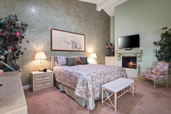 Building Photo - 78505 Vista Del Fuente