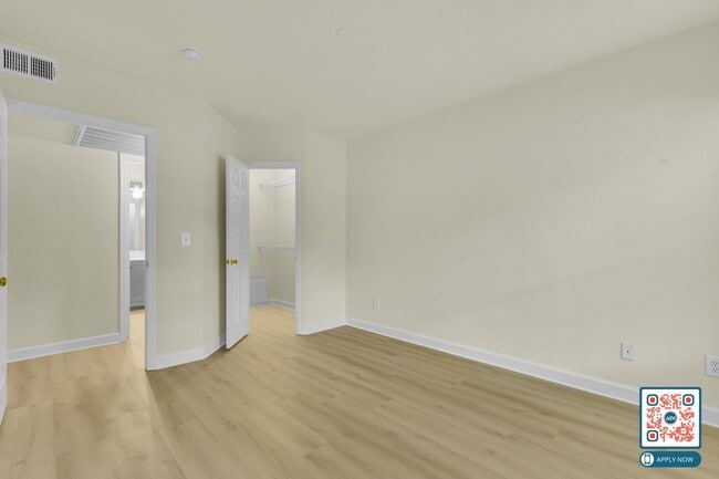 Building Photo - MOVE IN THIS YEAR - FREE MONTH'S RENT IN 1st 90 DAYS!