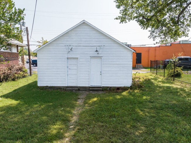 Building Photo - 16 N 15th St