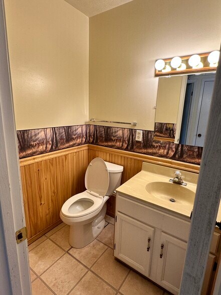 Main floor bathroom - 135 E Pike St