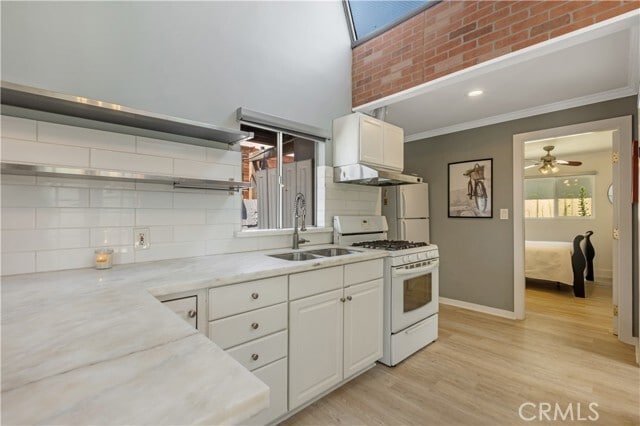 Building Photo - 6221 Agnes Ave