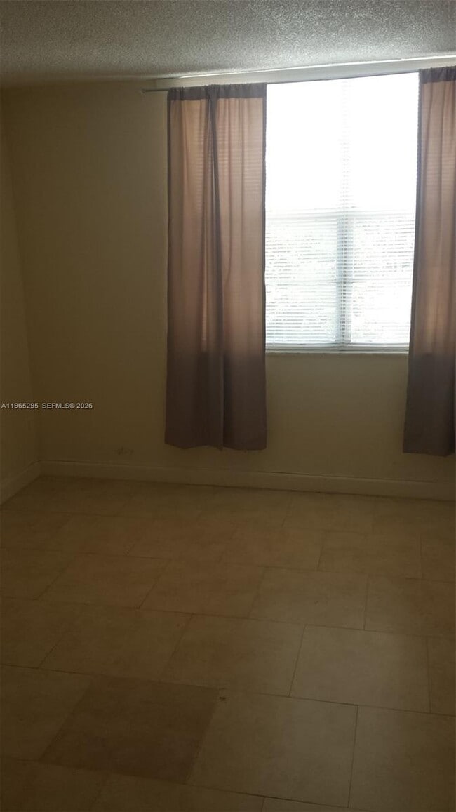 Building Photo - 492 NW 165th St