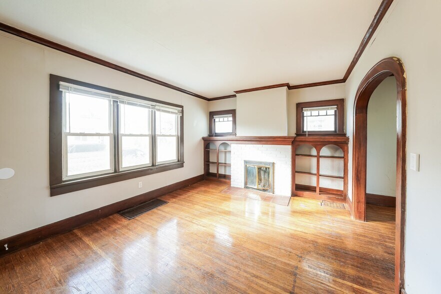 Building Photo - 206 Grafton St