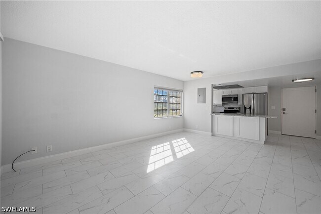 Building Photo - 666 3rd St S