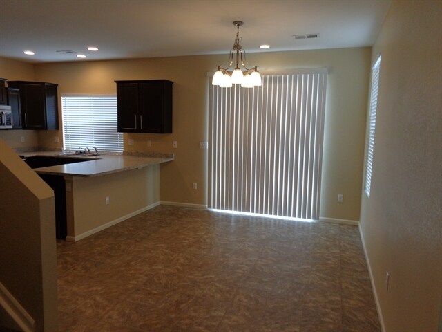 Building Photo - 5550 N Lisbon St