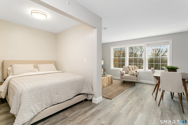 Building Photo - 1645 Black Rock Tpke