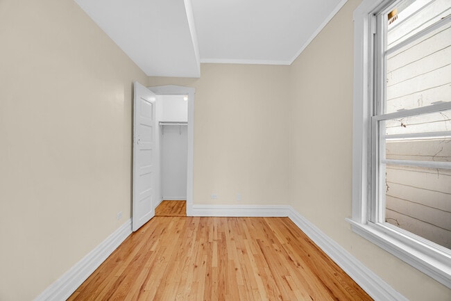 Building Photo - 4437 N Drake Ave