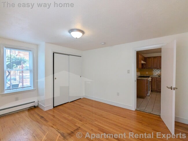 Building Photo - 322 Lowell St