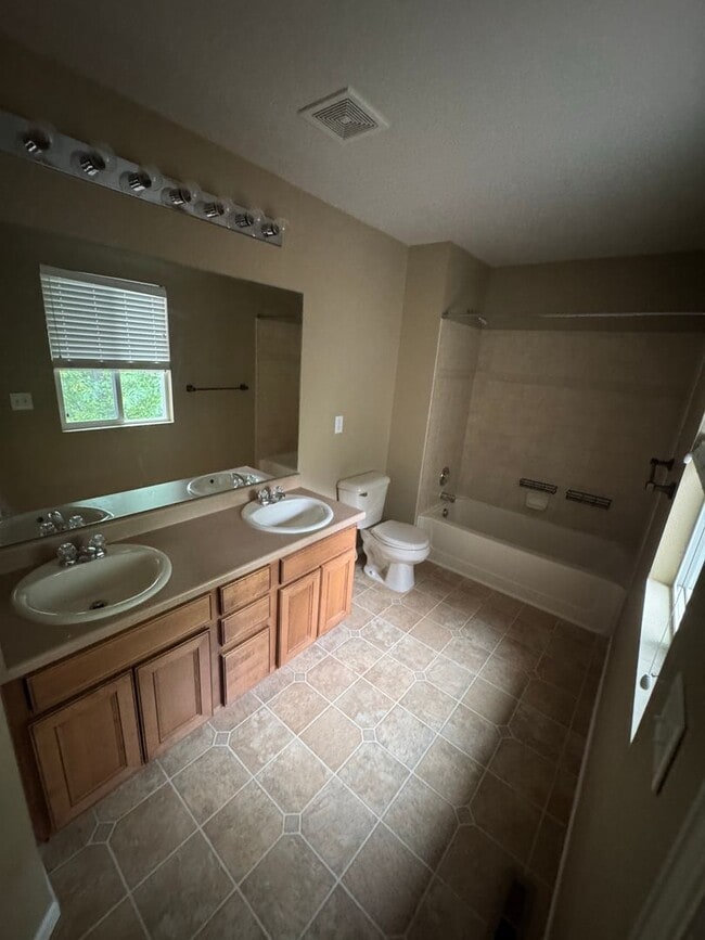 Building Photo - 2127 Mainsail Dr