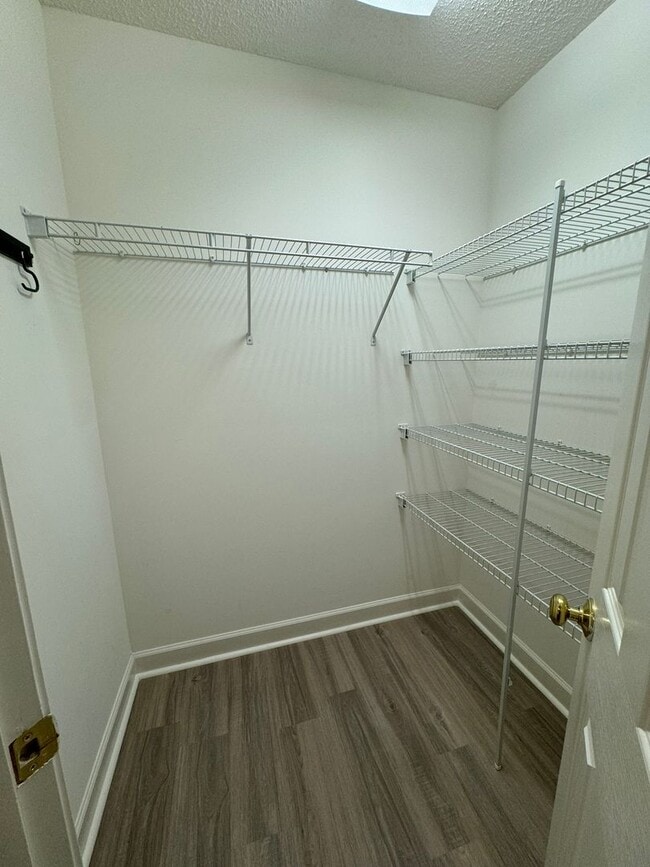 Building Photo - 129 Clusters Cir