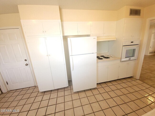 Building Photo - 240 Ferrari Ct