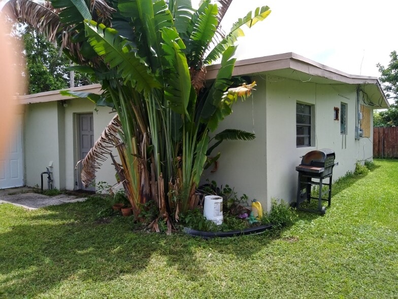 Building Photo - 18750 Lenair Dr