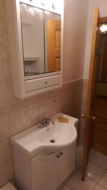 Bathroom - 1749 W Cullerton St