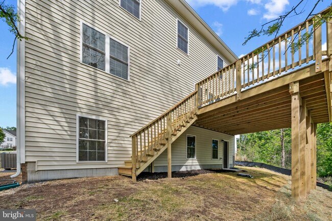 Building Photo - 106 Mate Ct