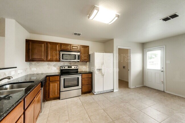 Building Photo - 1309 Hazelnut Dr