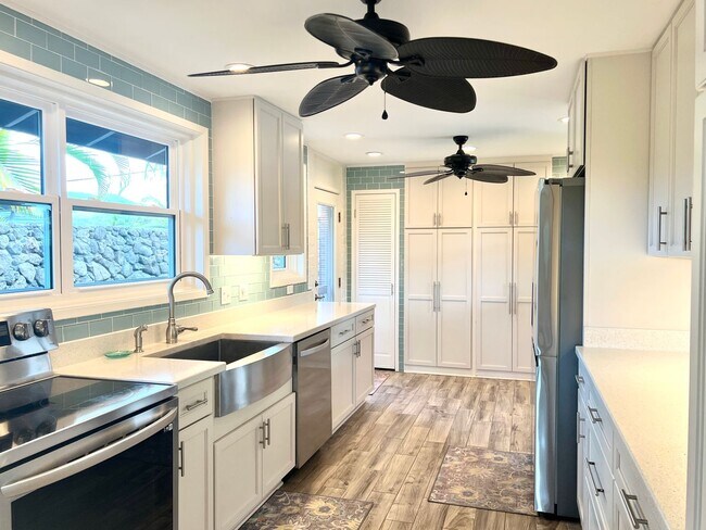 Building Photo - AVAILABLE NOW! 3 BED/2 BATH HOME IN KAILUA W/2 CAR CARPORT, YARD, POOL AND CLOSE TO BEACH!!