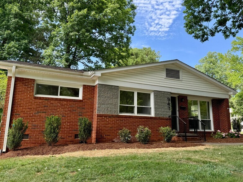Building Photo - 947 Dudley Dr