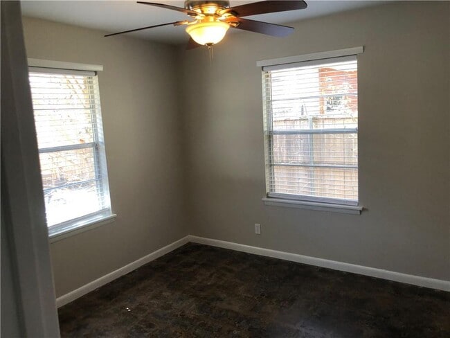 Building Photo - 4015 Lewis Ln