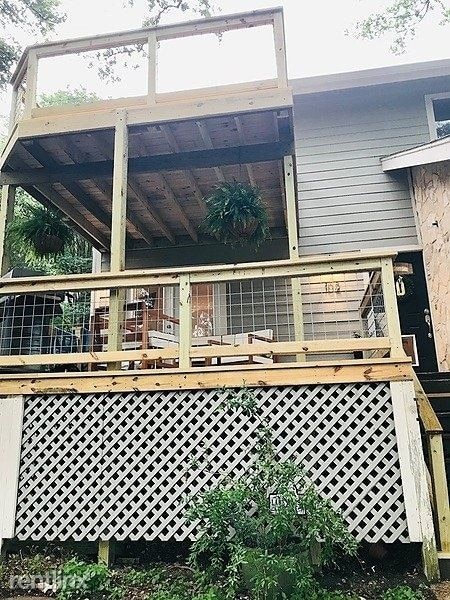 Building Photo - 1899 Westlake Dr