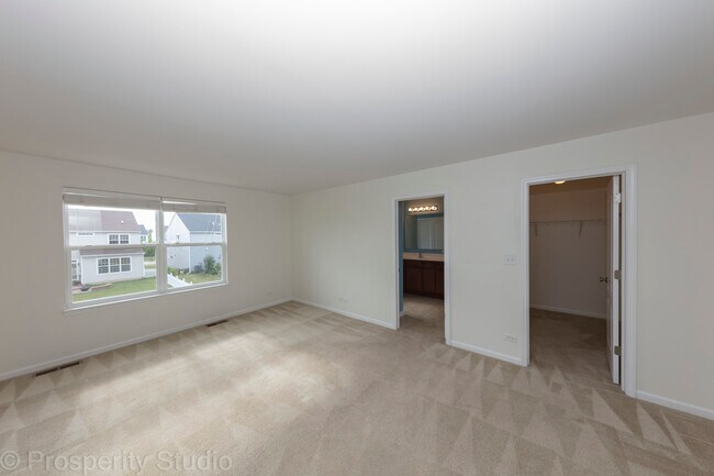 Building Photo - 5734 Oak Ridge Way