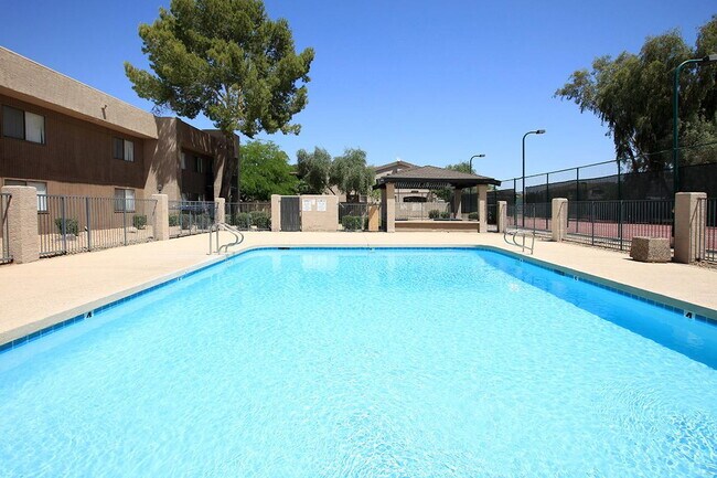 Building Photo - 3810 N Maryvale Pkwy