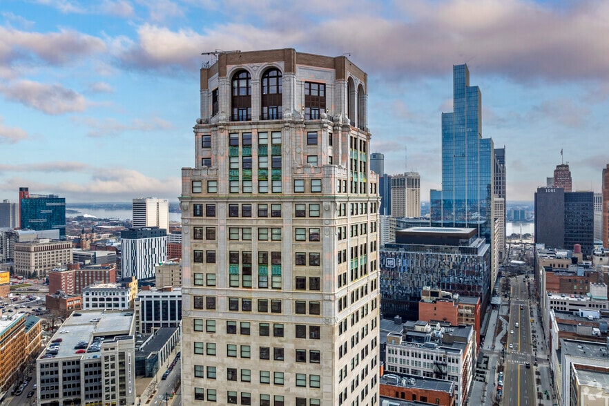 Building Photo - The Broderick Tower (MCI)