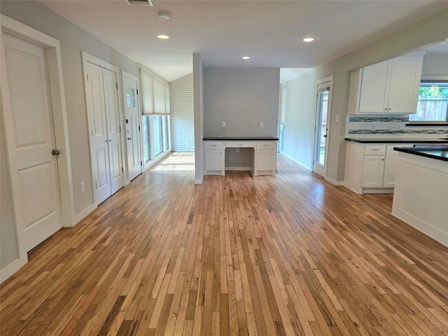 Building Photo - 1763 Maux Dr