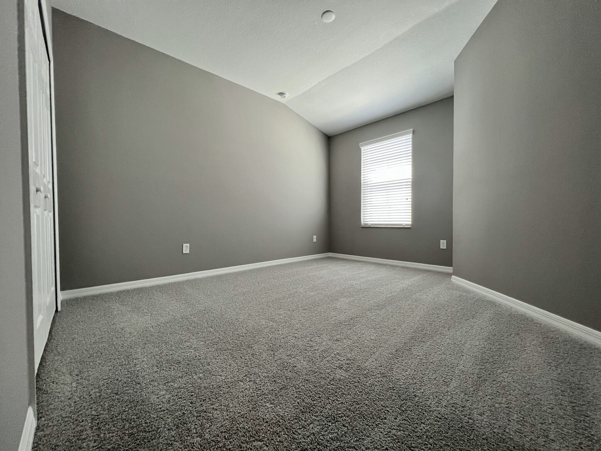 Building Photo - 29817 Southwell Ln