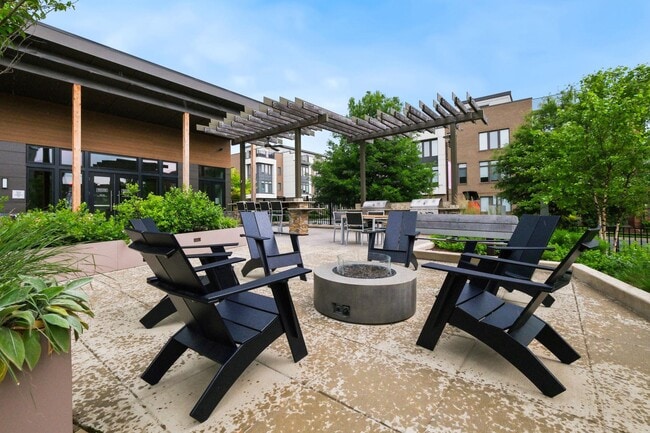 Building Photo - 16560 Crabbs Branch Way