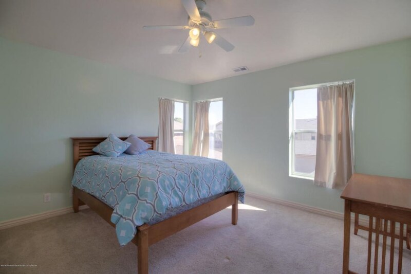 Building Photo - 1504 E Helen Way